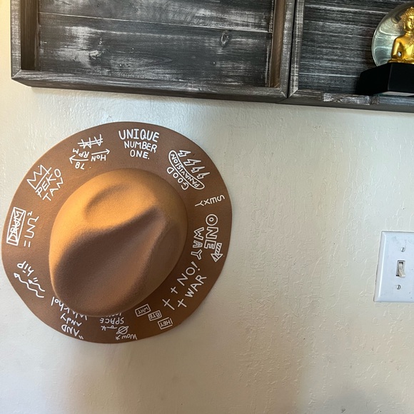 Brand new hat for your day today outing - Picture 2 of 2